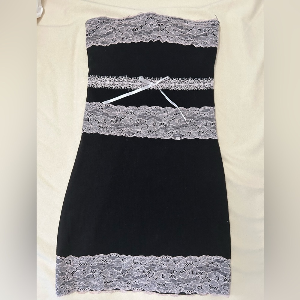 Black and pink lace strapless mini Dress